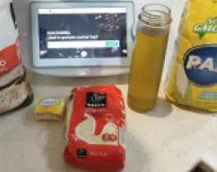 Step <p>Ponemos en el vaso el agua y la levadura y programamos 2 minutos/37°/vel 1.</p> illustration